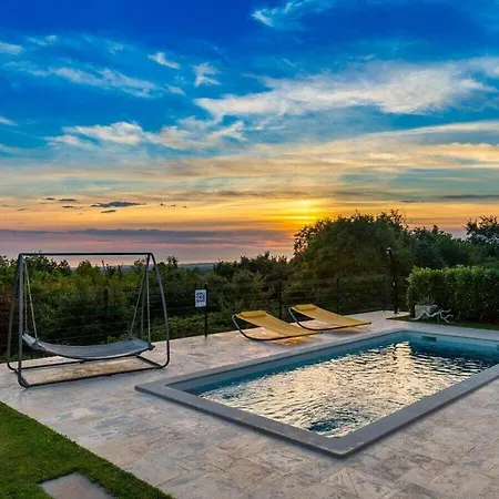 Parry Porec Comfortable Hotel 4*